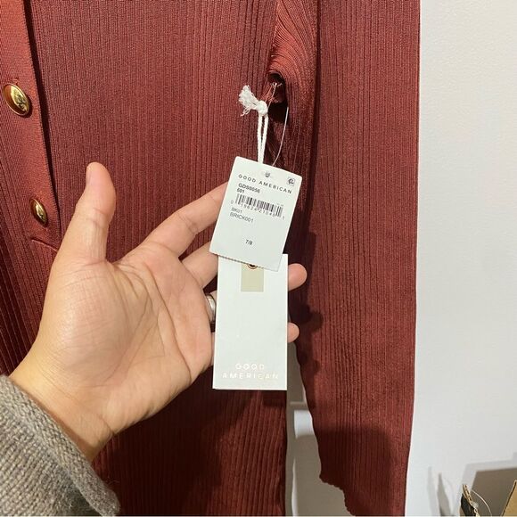 Elegant Brown Ribbed Knit Dress - Picture 7 of 9